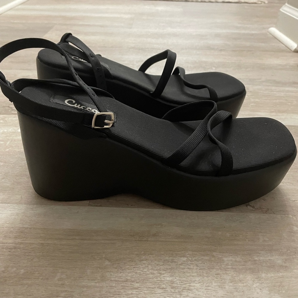 Platform sandals